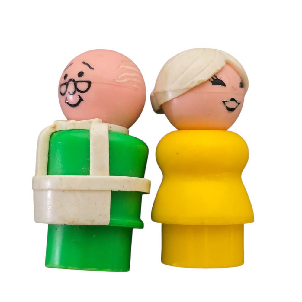 Vintage Fisher Price Little People Grandparents Figures Green Yellow 2 inch